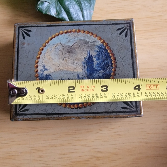 Vintage Landscape Art TinTrinket Box - Picture 6 of 6
